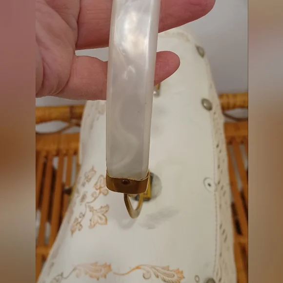 Gladys Golden Italian Vintage White Wicker Bag W/ Plaid Interior - Picture 3 of 15